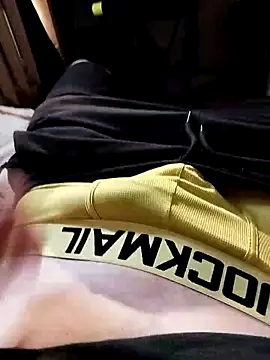 Snapshot of alejandrololo chatting on 10.13.25 alejandrololo online show from 10.13.25