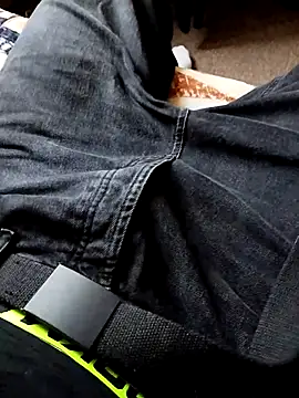 Snapshot of alejandrololo chatting on 10.28.25 alejandrololo online show from 10.28.25