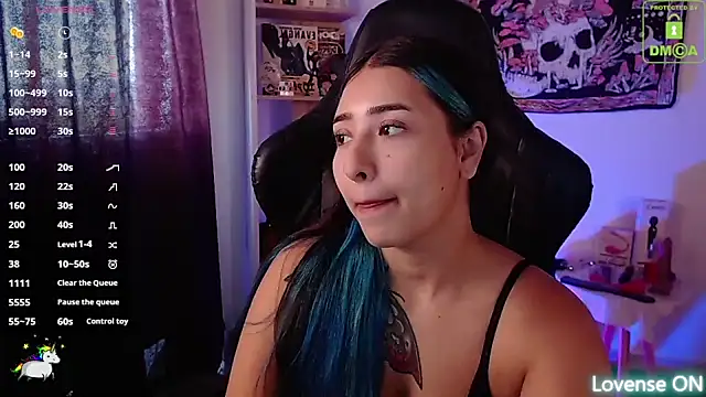 sweetcoralinee online show from 10.14.25