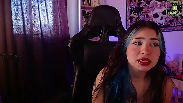 sweetcoralinee online show from 10.18.25