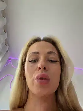 streetdoll online show from 08.07.26
