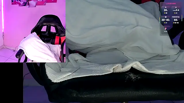 Snapshot of DanielaHang chatting on 03.20.26 DanielaHang online show from 03.20.26