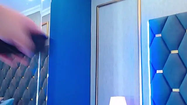 ThaniaJones online show from 11.01.25