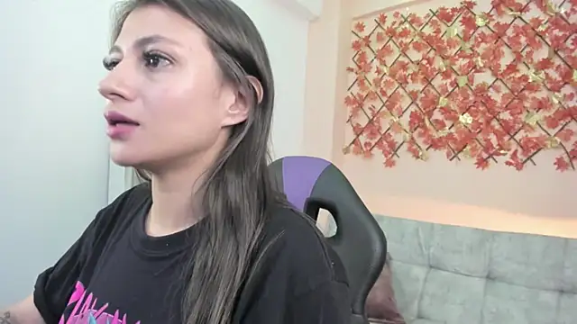 Snapshot of Sweet_Candies chatting on 02.12.25 Sweet Candies online show from 02.12.25