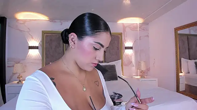 Snapshot of PaulinaDuarte chatting on 05.07.26 PaulinaDuarte online show from 05.07.26