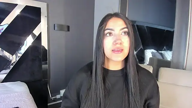 Snapshot of PaulinaDuarte chatting on 07.06.26 PaulinaDuarte online show from 07.06.26