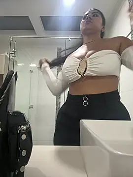 Snapshot of PaulinaDuarte chatting on 07.10.26 PaulinaDuarte online show from 07.10.26