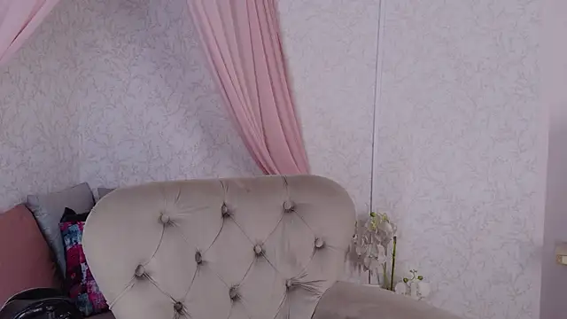 Snapshot of PaulinaDuarte chatting on 07.24.26 PaulinaDuarte online show from 07.24.26