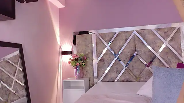 Snapshot of PaulinaDuarte chatting on 07.28.26 PaulinaDuarte online show from 07.28.26