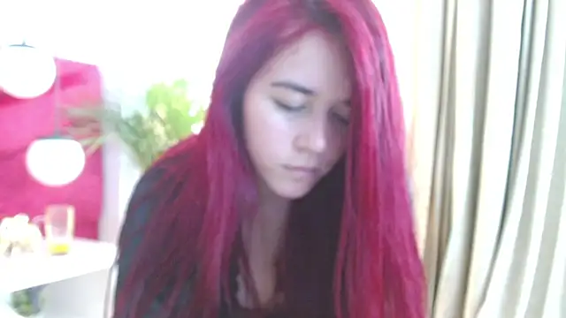 Snapshot of Sophie_ponce chatting on 06.22.26 Sophie ponce online show from 06.22.26