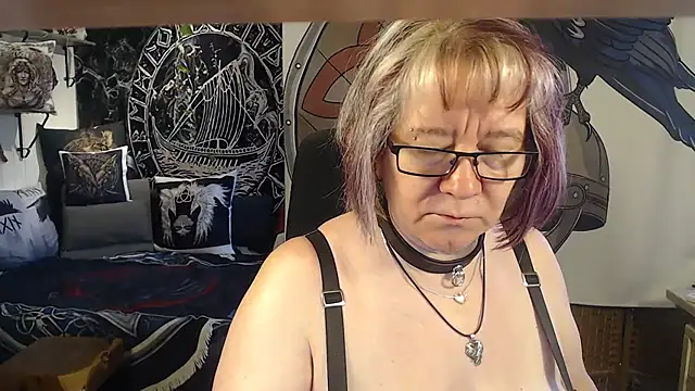Snapshot of TittenMichelle chatting on 06.02.26 TittenMichelle online show from 06.02.26
