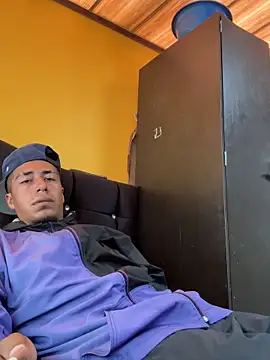 Snapshot of zpmiguel chatting on 01.07.26 zpmiguel online show from 01.07.26