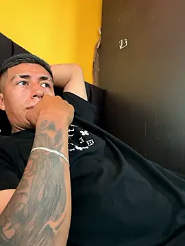 Snapshot of zpmiguel chatting on 01.09.26 zpmiguel online show from 01.09.26