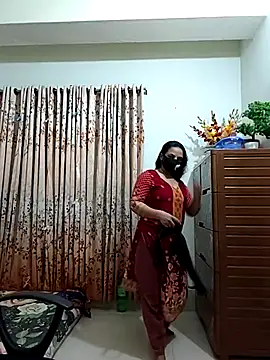 Snapshot of Payel-Sen chatting on 11.01.25 Payel-Sen online show from 11.01.25