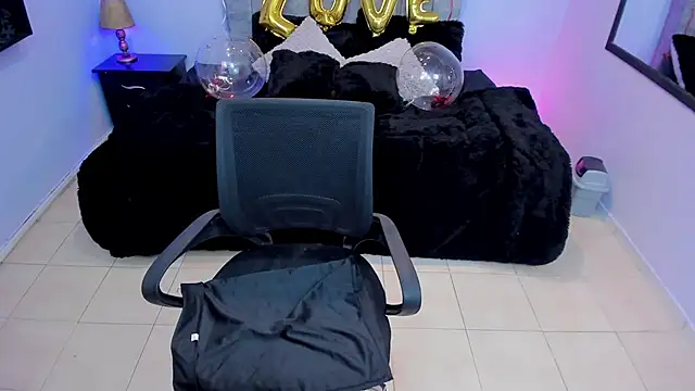 Lana stone  online show from 02.15.25