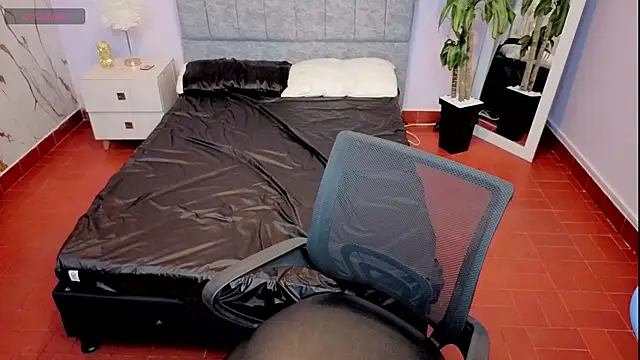 Lana stone  online show from 03.21.26