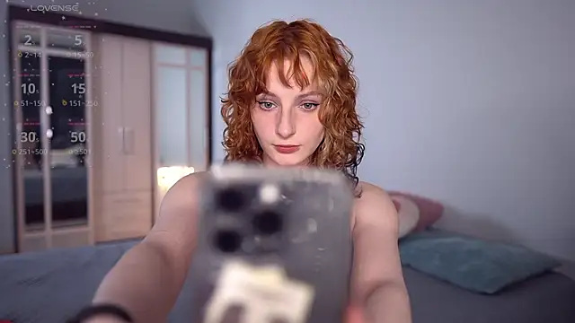 Snapshot of AliceHorngry chatting on 03.10.26 AliceHorngry online show from 03.10.26