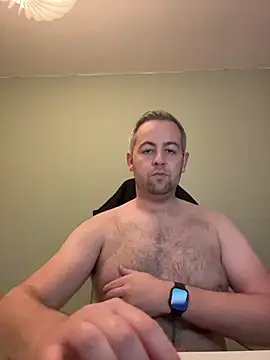 Snapshot of IrishManc chatting on 11.14.25 IrishManc online show from 11.14.25