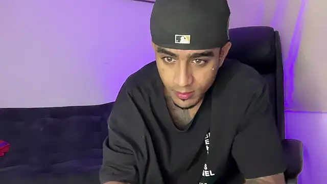 Snapshot of dominic_brandd23 chatting on 02.05.26 dominic brandd23 online show from 02.05.26