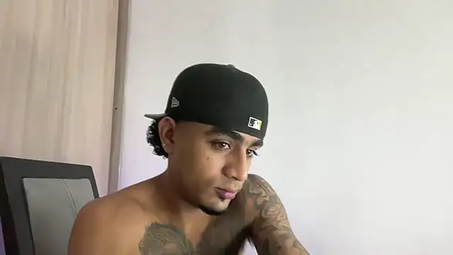 Snapshot of dominic_brandd23 chatting on 02.21.26 dominic brandd23 online show from 02.21.26