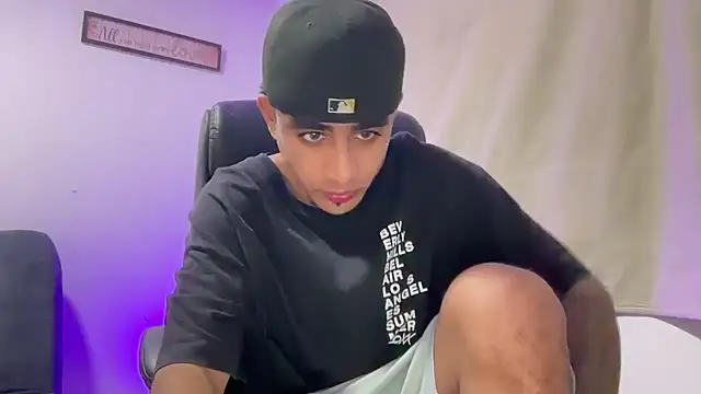 Snapshot of dominic_brandd23 chatting on 03.03.26 dominic brandd23 online show from 03.03.26