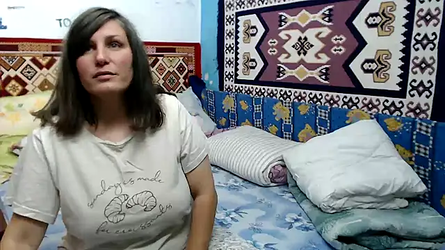 AdelineBlueEyes online show from 10.03.25