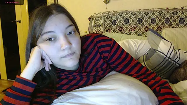 AlisaDevis online show from 10.19.25