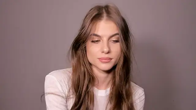 Snapshot of Missalgel chatting on 11.17.25 Missalgel online show from 11.17.25