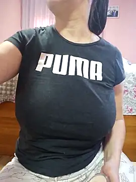 Snapshot of KristenVega chatting on 02.14.26 KristenVega online show from 02.14.26