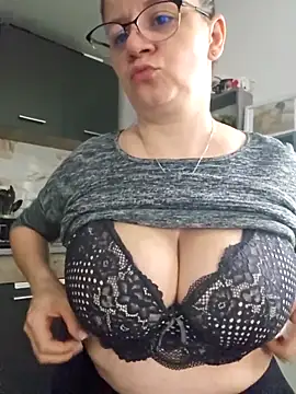 Snapshot of KristenVega chatting on 02.24.26 KristenVega online show from 02.24.26