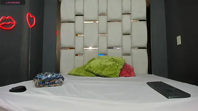 Snapshot of summer_lee_ chatting on 02.20.25 summer lee online show from 02.20.25