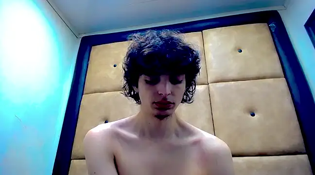 Snapshot of Sr_BonnyEthan chatting on 12.05.24 Sr BonnyEthan online show from 12.05.24