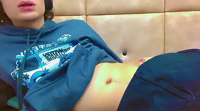 Snapshot of Sr_BonnyEthan chatting on 12.28.24 Sr BonnyEthan online show from 12.28.24