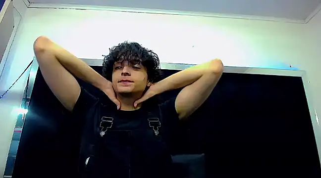 Snapshot of Sr_BonnyEthan chatting on 01.25.25 Sr BonnyEthan online show from 01.25.25