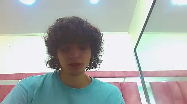 Snapshot of Sr_BonnyEthan chatting on 01.31.25 Sr BonnyEthan online show from 01.31.25