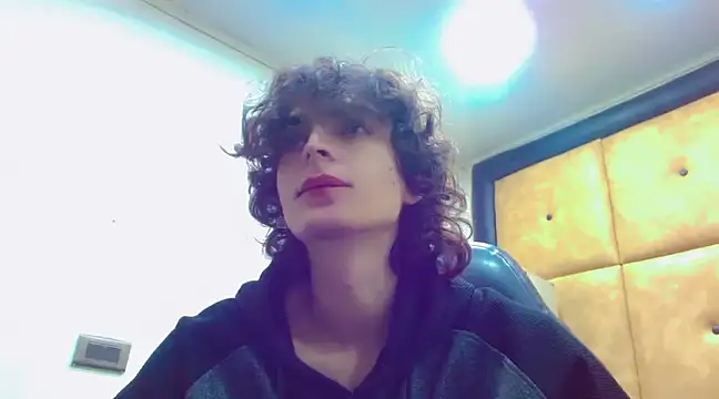 Snapshot of Sr_BonnyEthan chatting on 03.04.25 Sr BonnyEthan online show from 03.04.25