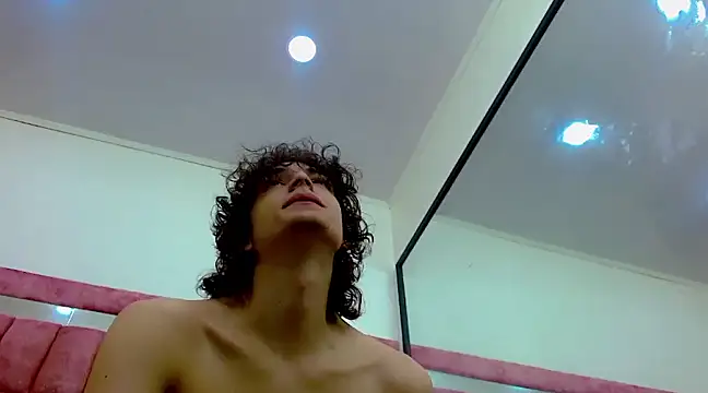 Snapshot of Sr_BonnyEthan chatting on 03.06.25 Sr BonnyEthan online show from 03.06.25