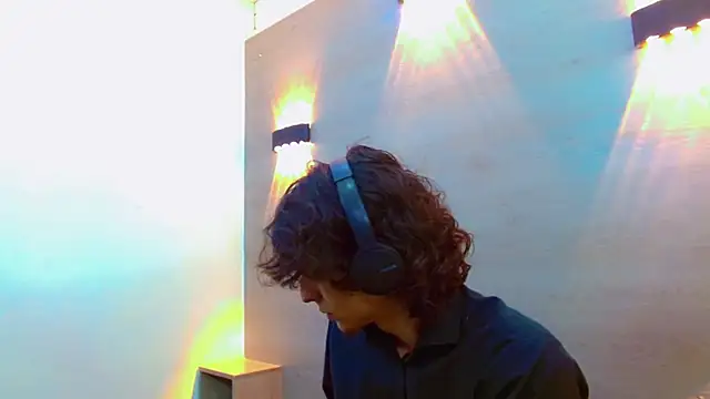 Snapshot of Sr_BonnyEthan chatting on 09.10.25 Sr BonnyEthan online show from 09.10.25