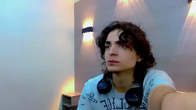 Snapshot of Sr_BonnyEthan chatting on 10.09.25 Sr BonnyEthan online show from 10.09.25