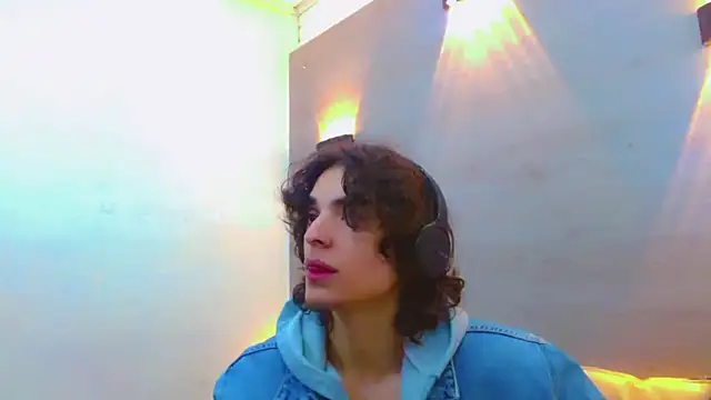 Snapshot of Sr_BonnyEthan chatting on 10.14.25 Sr BonnyEthan online show from 10.14.25