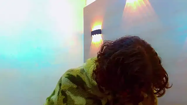 Snapshot of Sr_BonnyEthan chatting on 10.25.25 Sr BonnyEthan online show from 10.25.25