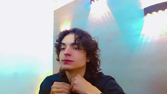 Snapshot of Sr_BonnyEthan chatting on 11.06.25 Sr BonnyEthan online show from 11.06.25