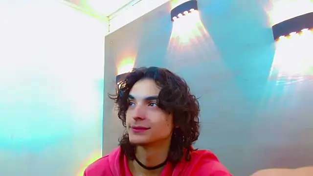 Snapshot of Sr_BonnyEthan chatting on 11.19.25 Sr BonnyEthan online show from 11.19.25