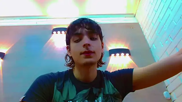 Snapshot of Sr_BonnyEthan chatting on 11.24.25 Sr BonnyEthan online show from 11.24.25