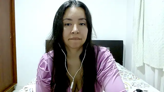 emely sexx20 online show from 09.28.25