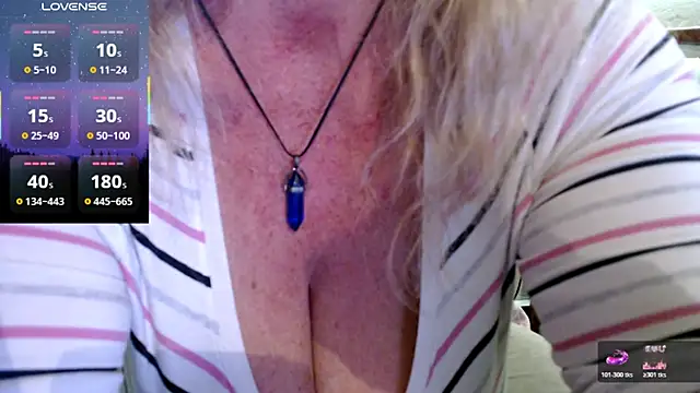 Snapshot of JennaDeluxe chatting on 02.13.26 JennaDeluxe online show from 02.13.26