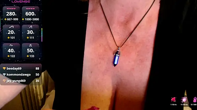 Snapshot of JennaDeluxe chatting on 03.08.26 JennaDeluxe online show from 03.08.26