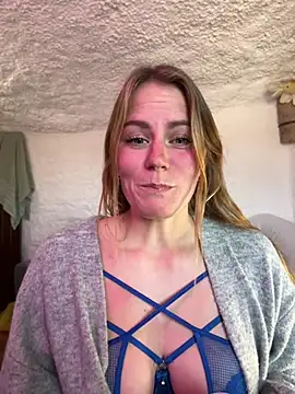 selenaluvv online show from 01.11.26