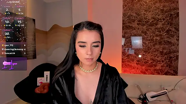 Snapshot of IvannaRussell chatting on 12.12.24 IvannaRussell online show from 12.12.24