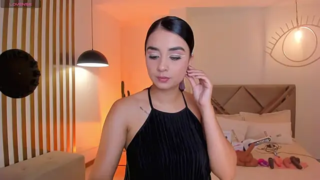 Snapshot of IvannaRussell chatting on 02.04.25 IvannaRussell online show from 02.04.25